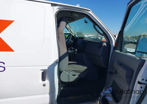 2010 Ford E-150 Commercial/Recreational z USA, uszkodzony, nr VIN 1FTNE1EW9ADA91774